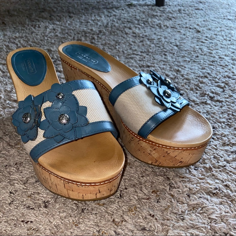 CUTE Coach Navy Flower 🌸 Wedge Sandal 9 Like New